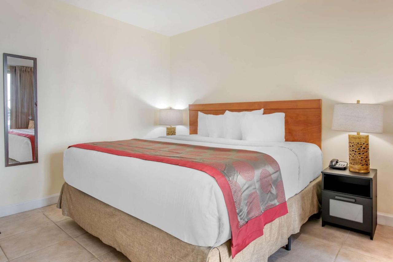 Ramada Plaza By Wyndham Marco Polo Beach Resort Golden Beach Exterior foto