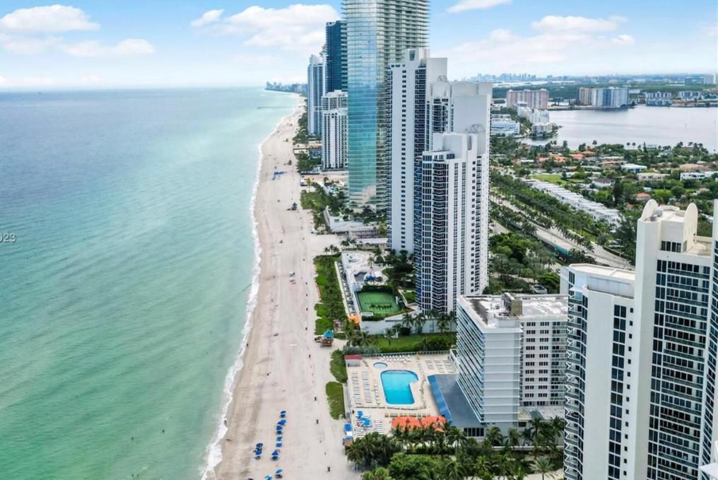 Ramada Plaza By Wyndham Marco Polo Beach Resort Golden Beach Exterior foto