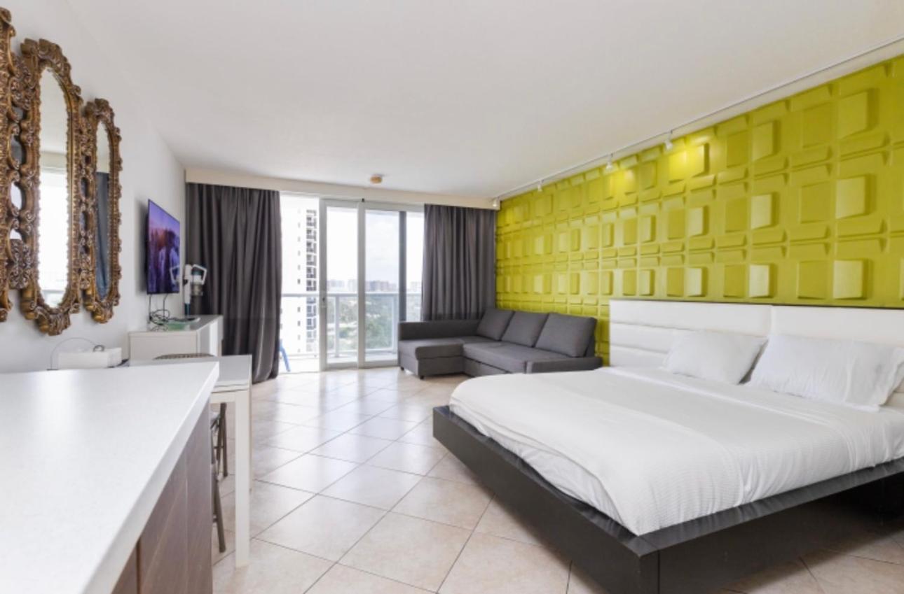 Ramada Plaza By Wyndham Marco Polo Beach Resort Golden Beach Exterior foto