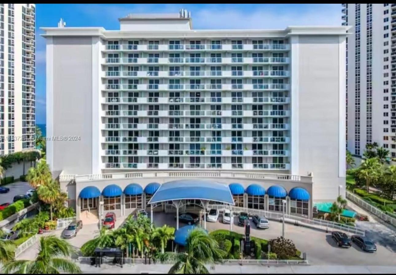 Ramada Plaza By Wyndham Marco Polo Beach Resort Golden Beach Exterior foto